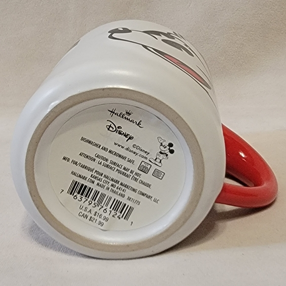 NEW Disney Mickey Mouse Santa hat Hallmark coffee mug - Picture 6 of 9